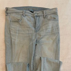 AMERICAN EAGLE JEANS